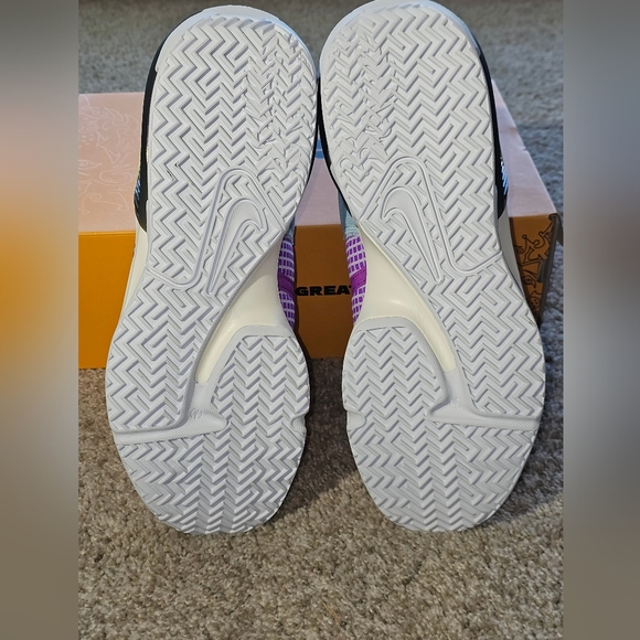 Lebron Witness VII - Picture 7 of 7